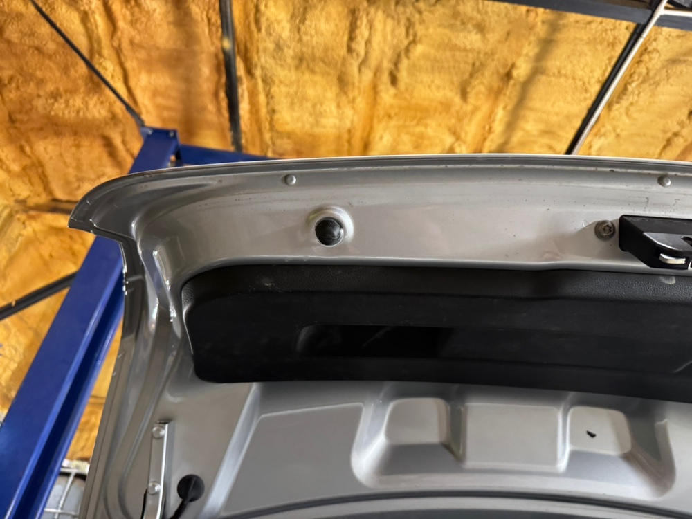 Крышка багажника Volkswagen Polo 2014 5