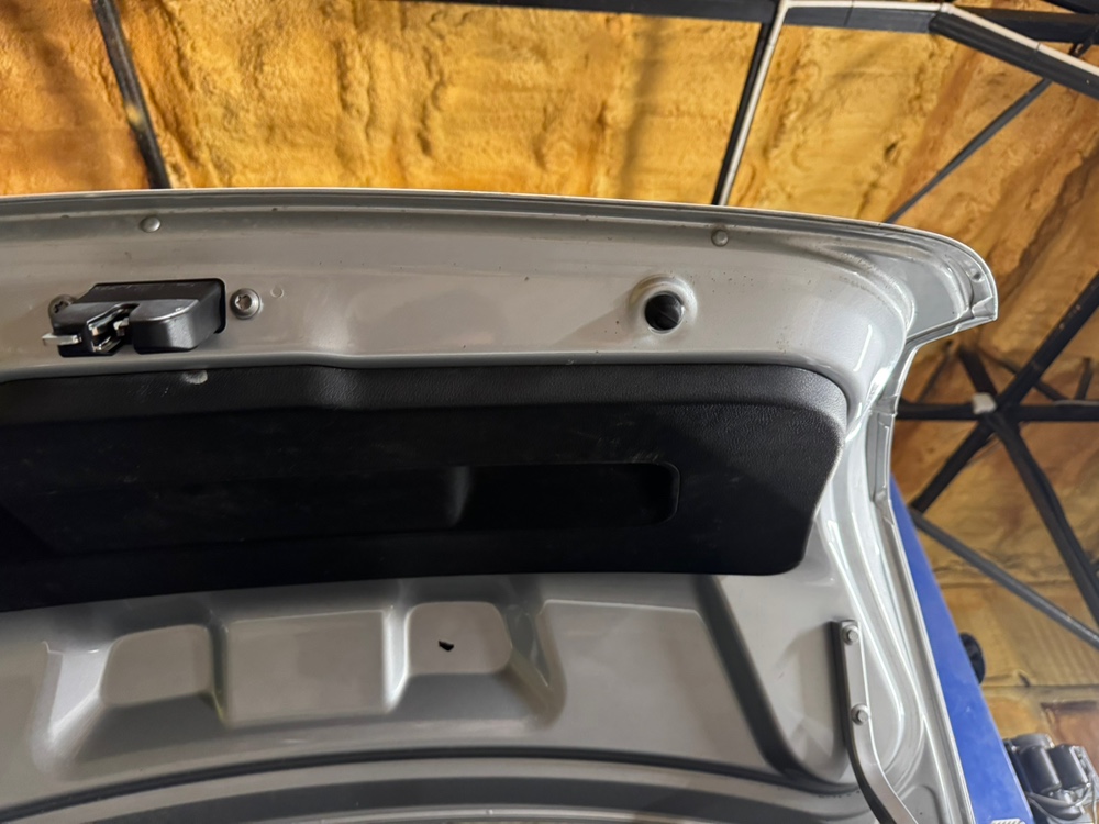 Крышка багажника Volkswagen Polo 2014 5