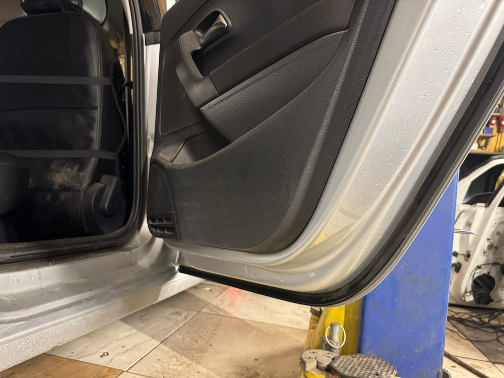 Дверь Volkswagen Polo 2014 5