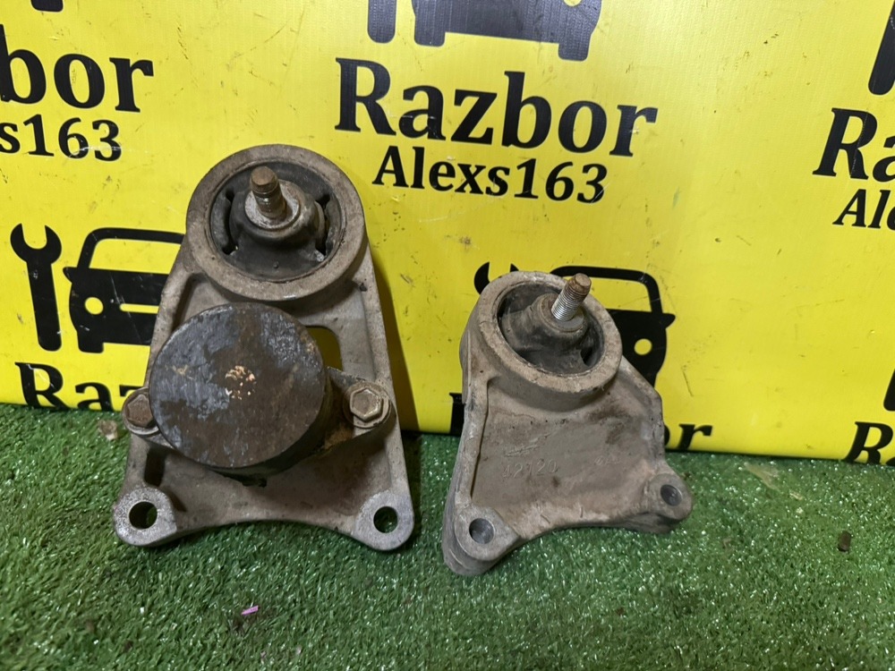 Кронштейн редуктора Toyota RAV4 2006 XA30