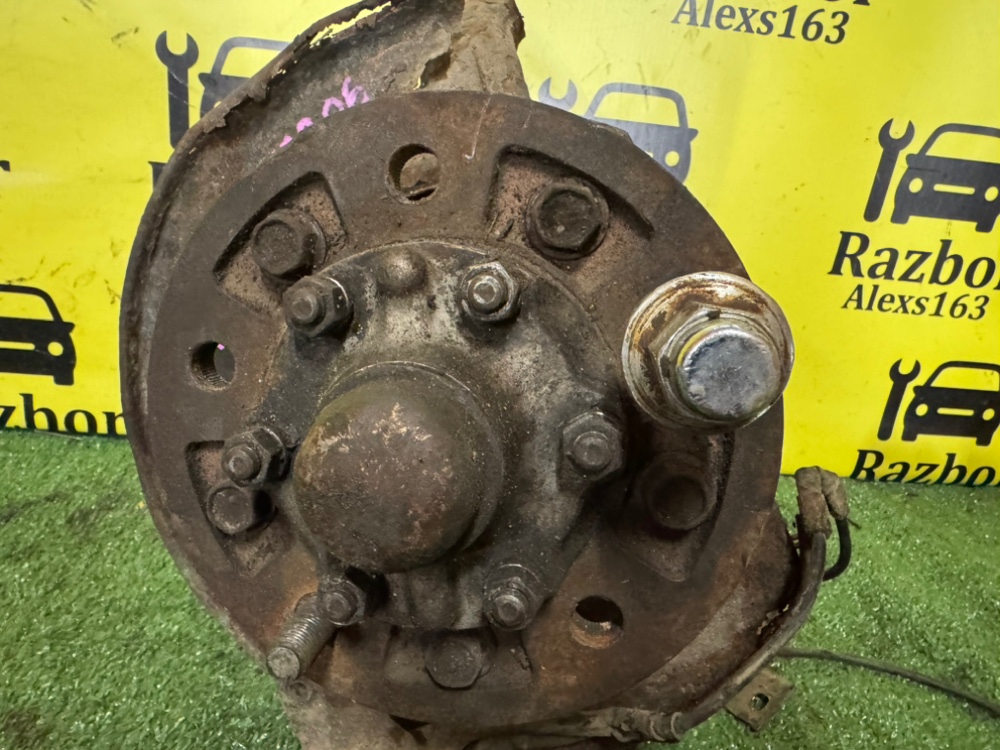 Кулак поворотный Lexus Lx 470 2005 J100