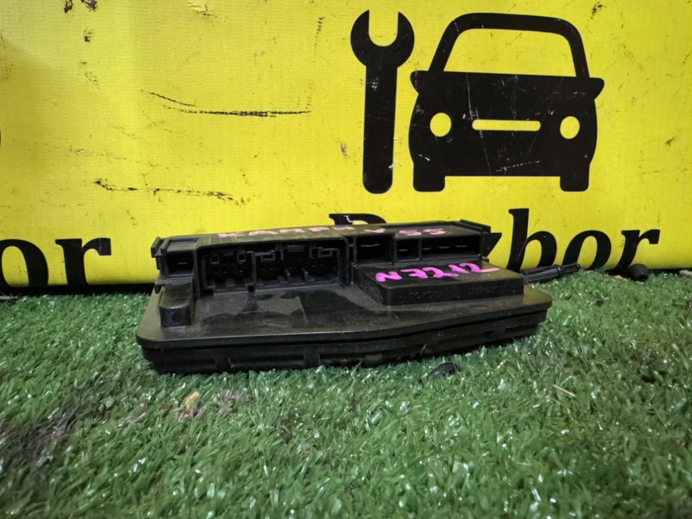 Блок интегрированного реле Toyota Camry 2017 V50