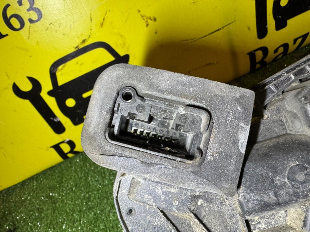 Замок двери Volkswagen Polo 2016 V рестайлинг