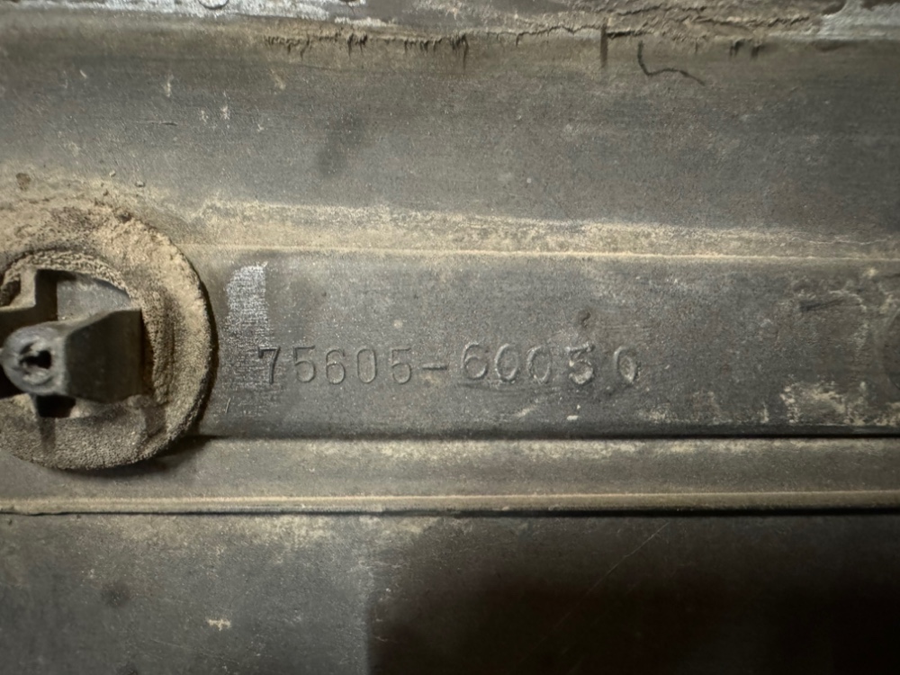 Молдинг на крыло Lexus Lx 470 2005 J100