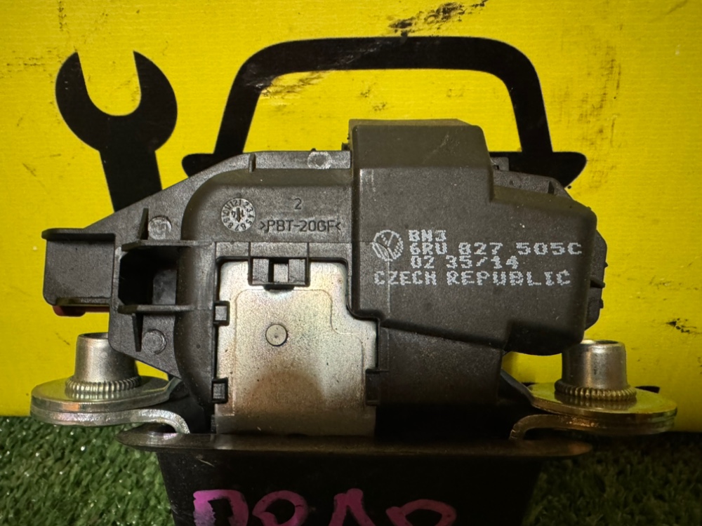 Замок багажника Volkswagen Polo 2014 5