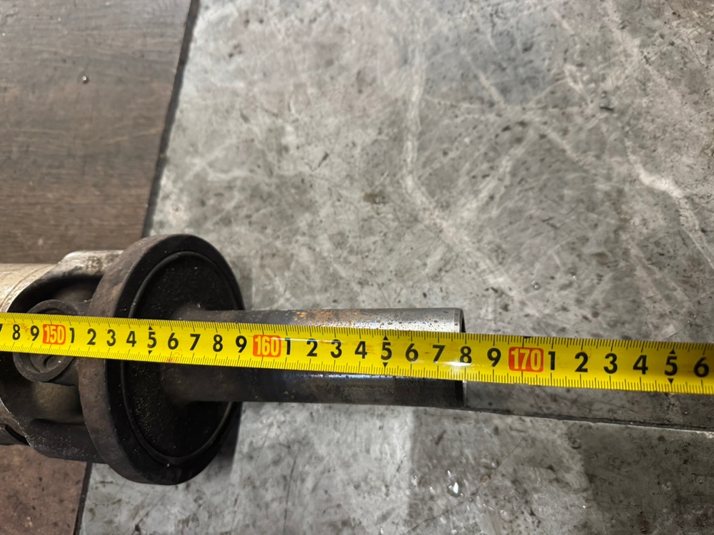 Карданный вал Ford F150 2012 Raptor