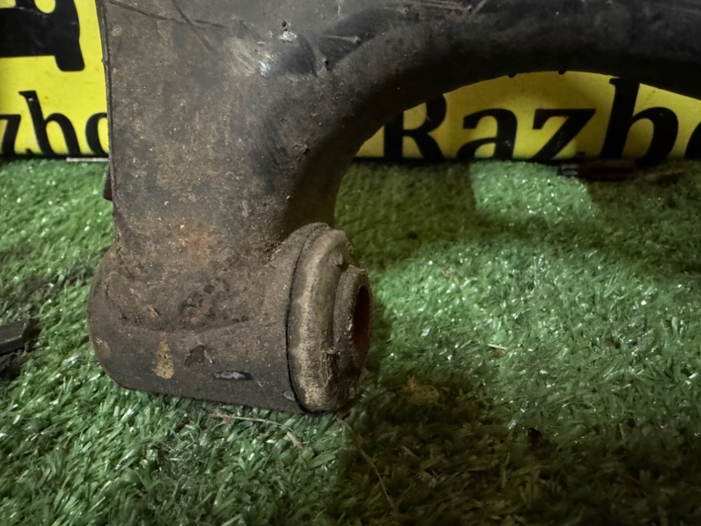 Рычаг Hyundai Solaris 2016 1