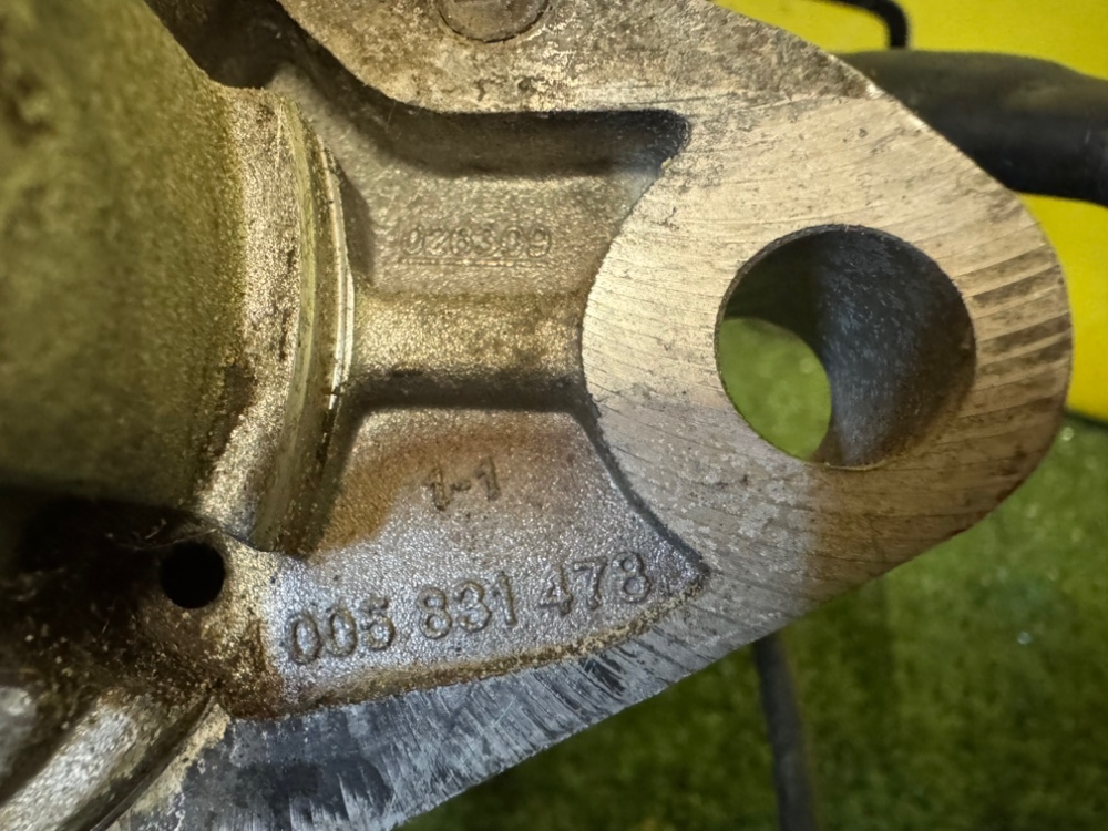 Стартер Volkswagen Touareg 2008 7L