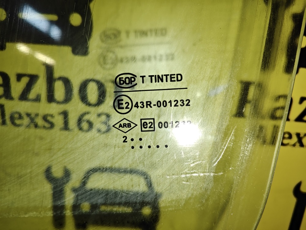 Стекло двери ВАЗ largus 2013 F90