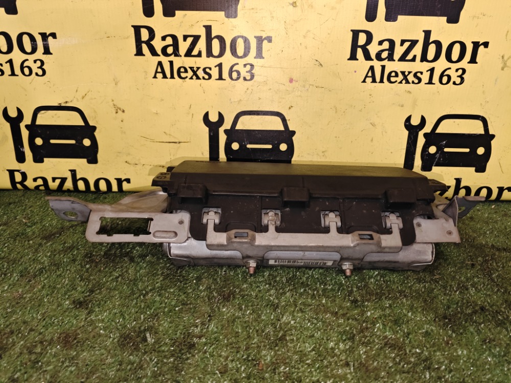 Подушка безопасности в колени Mitsubishi Lancer 2008 X