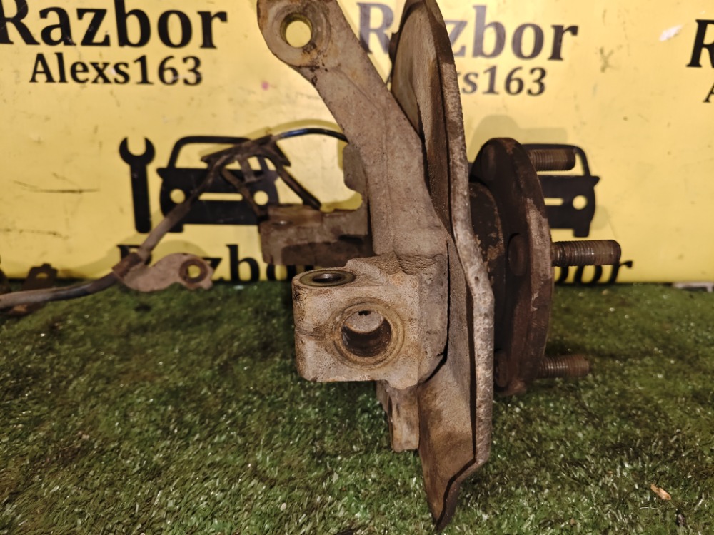 Кулак поворотный Mitsubishi Lancer 2008 X