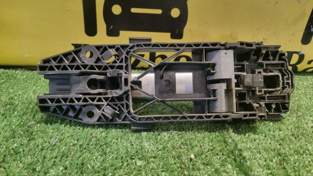 Ручка двери Volkswagen Polo 2014 5