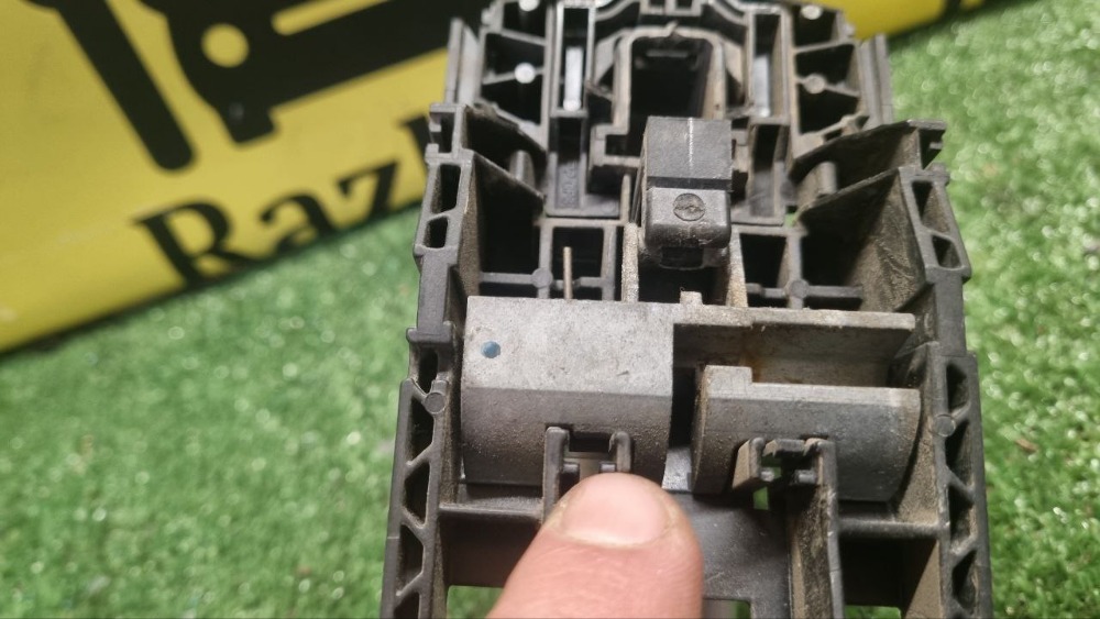 Ручка двери Volkswagen Polo 2014 5