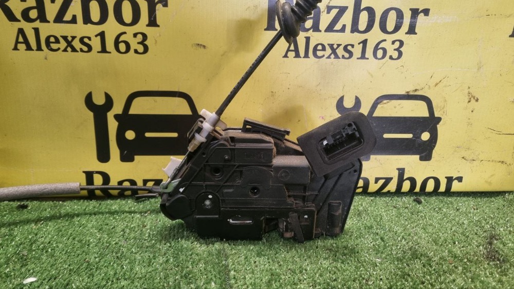 Замок двери Volkswagen Polo 2014 5