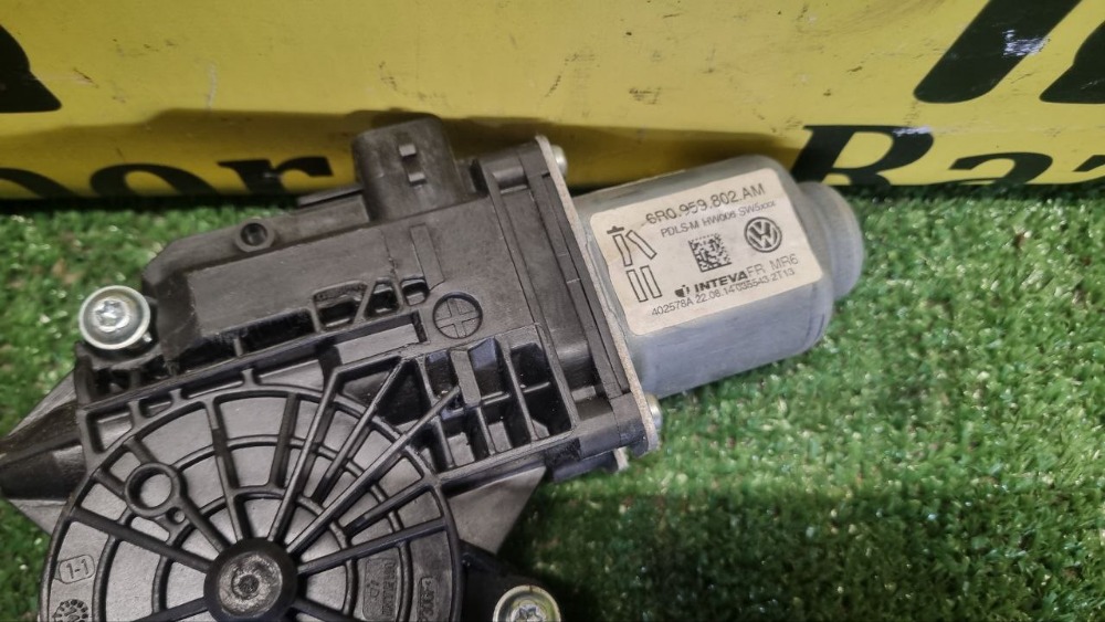 Стеклоподъемник Volkswagen Polo 2014 5