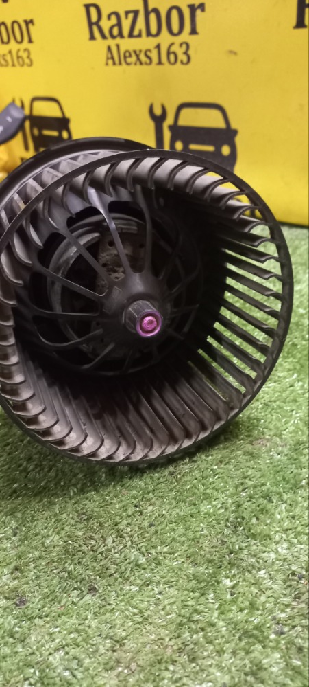 Моторчик вентилятора печки Ford Focus 2011 2