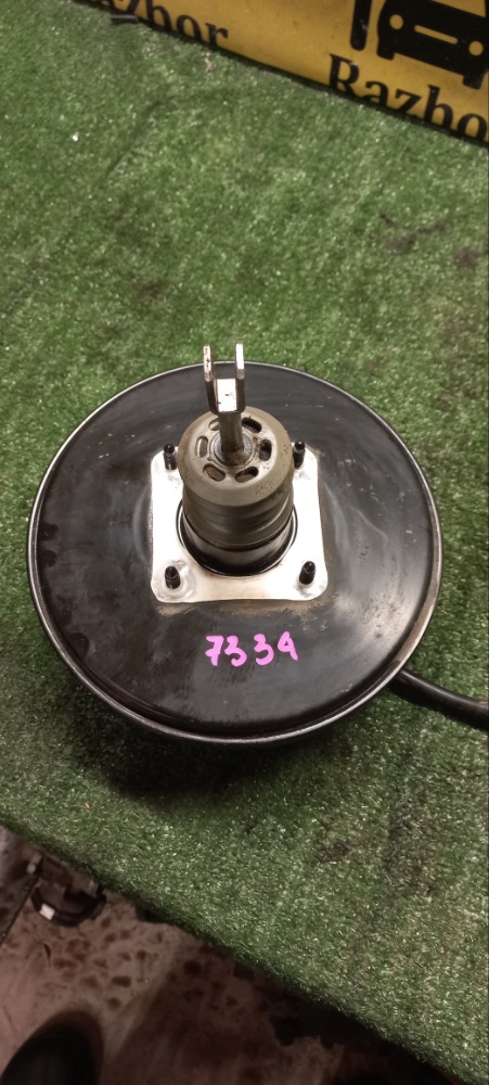 Вакуумник Lada largus 2013