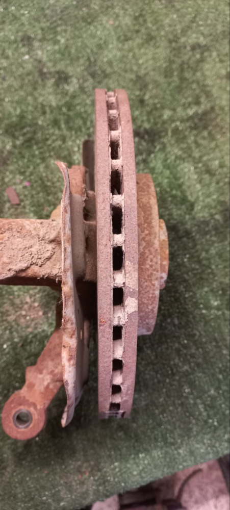 Поворотный кулак lada largus 2013