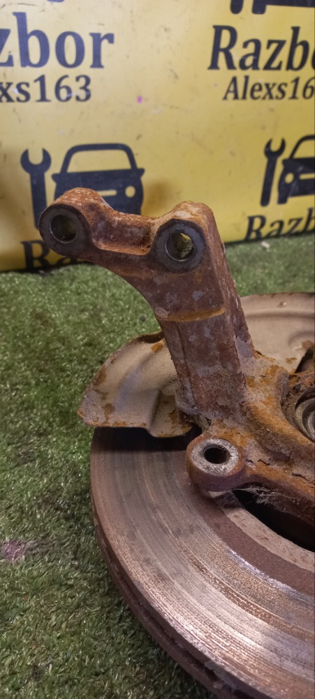 Поворотный кулак lada largus 2013