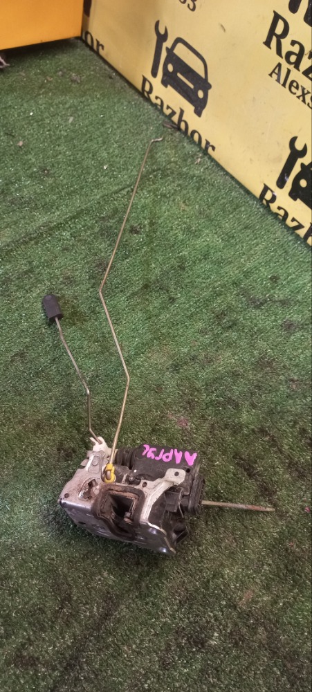 Замок двери lada largus 2013