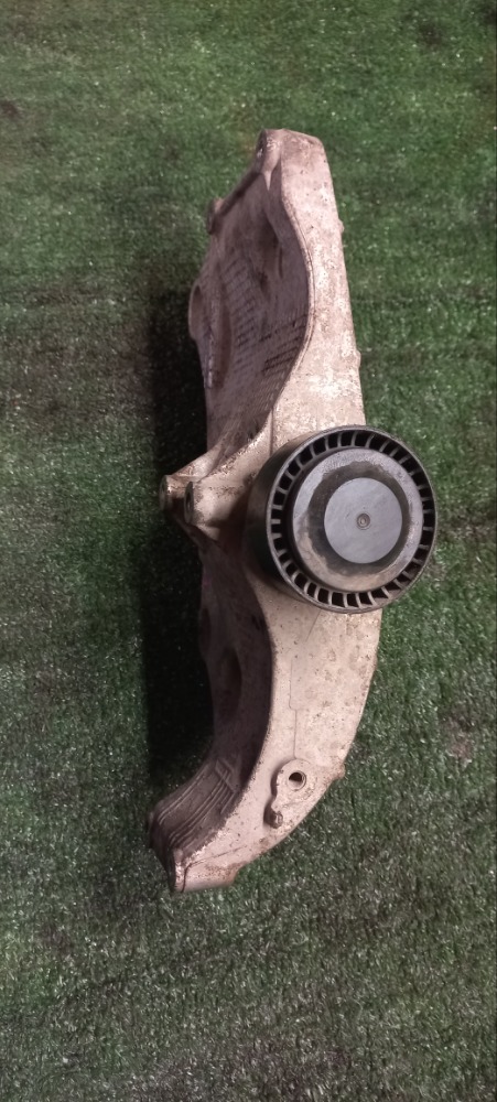 Кронштейн генератора Lada XRAY 2018 хетчбек 5-дверный