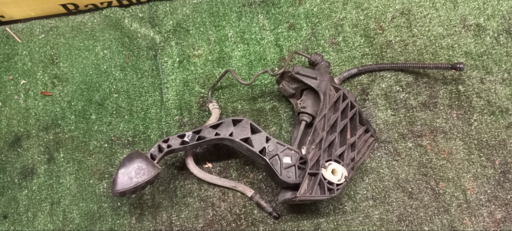 Педаль сцепления Volkswagen Polo 2014