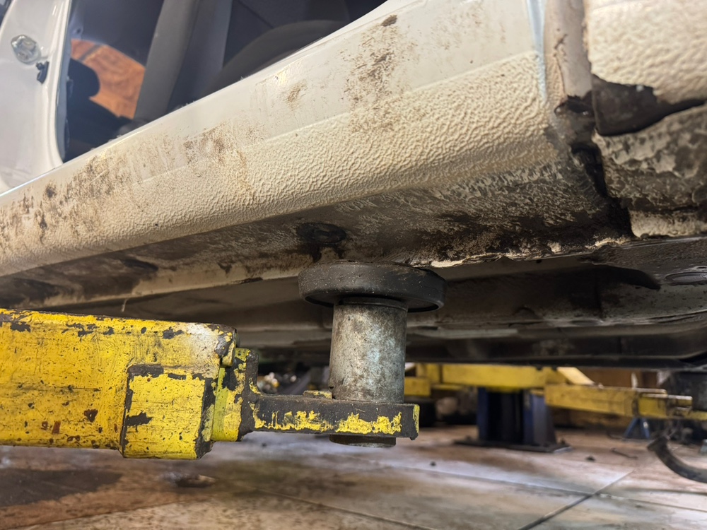 Порог кузова Kia Rio 3 2017 седан