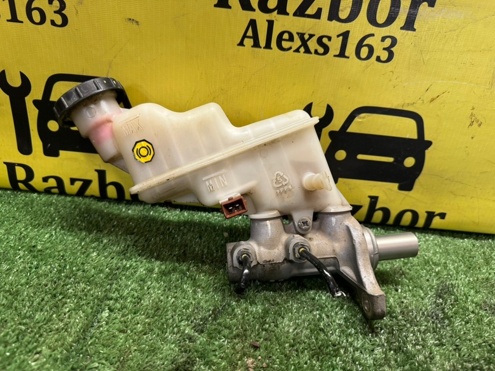 Главный тормозной цилиндр Kia Rio 3 2017 седан