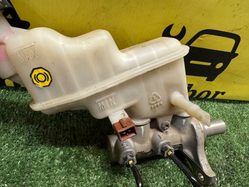 Главный тормозной цилиндр Kia Rio 3 2017 седан