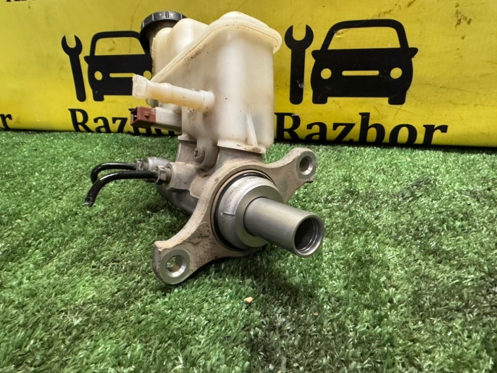 Главный тормозной цилиндр Kia Rio 3 2017 седан