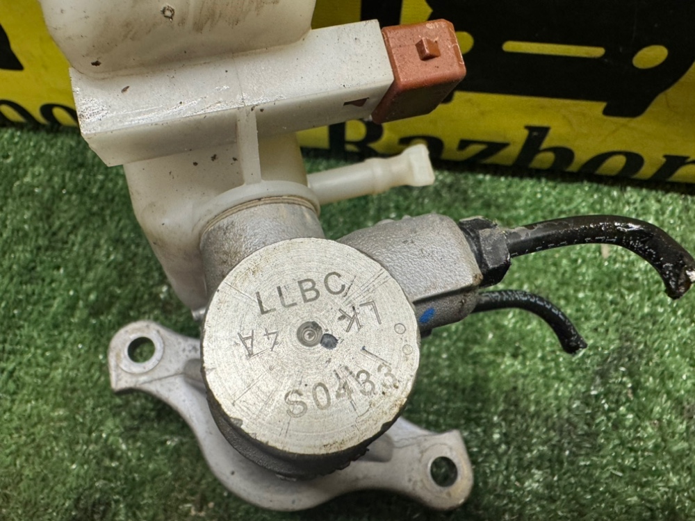 Главный тормозной цилиндр Kia Rio 3 2017 седан