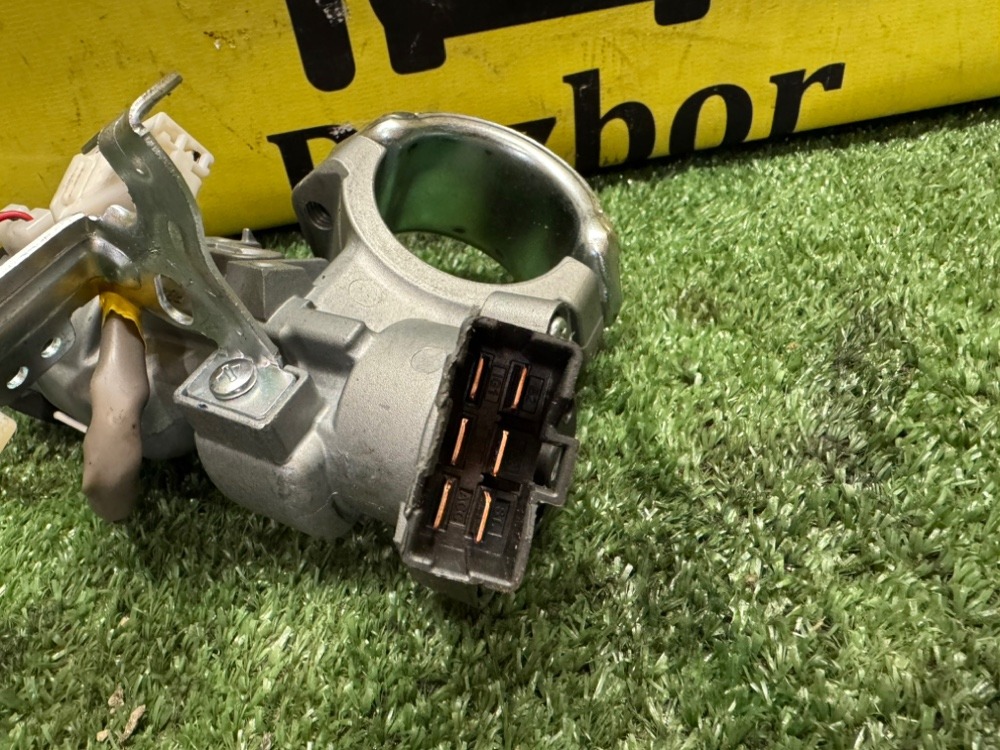 Замок зажигания Kia Rio 3 2017 седан