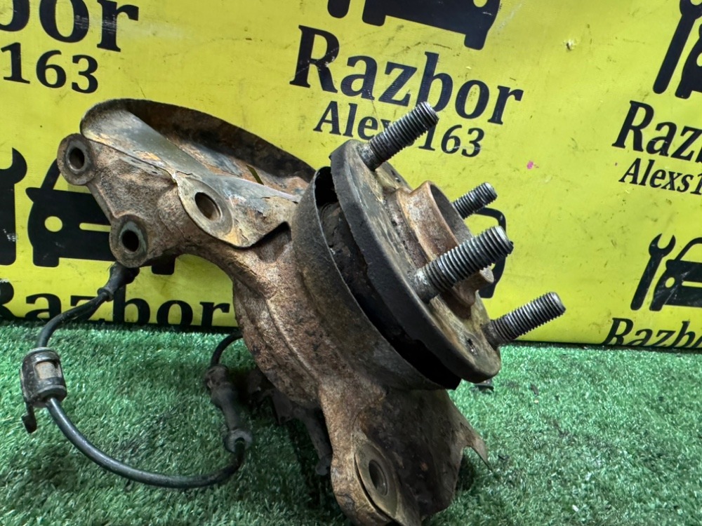 Кулак поворотный Kia Rio 3 2017 седан