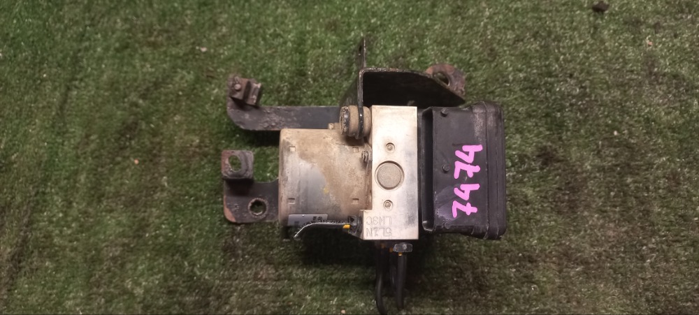 Блок управления ABS Kia Rio 3 2017 седан