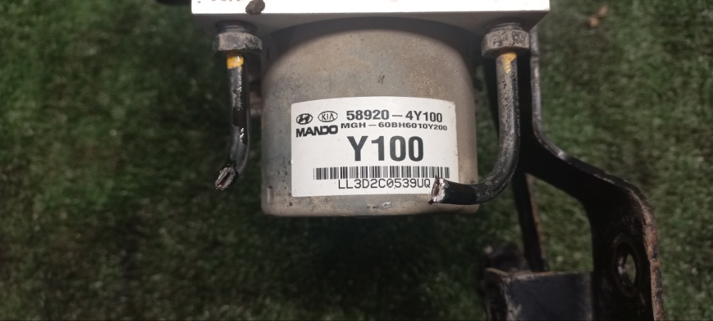 Блок управления ABS Kia Rio 3 2017 седан