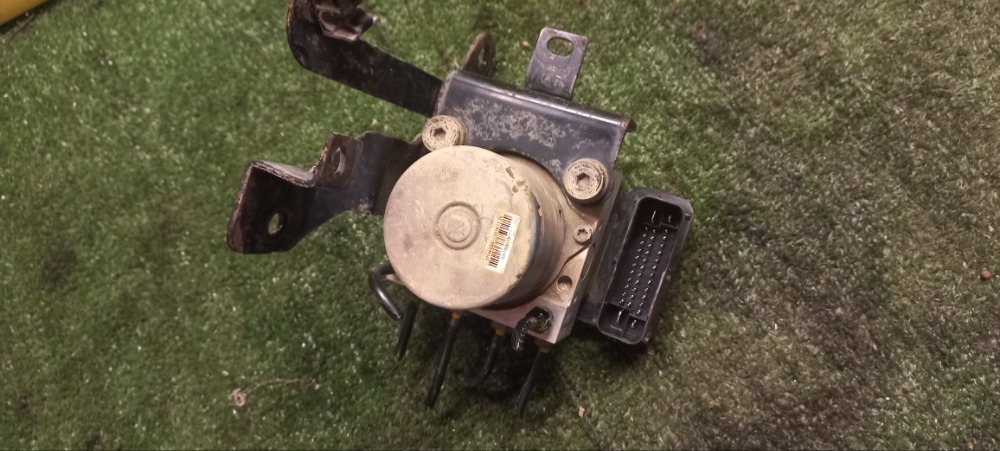 Блок управления ABS Kia Rio 3 2017 седан