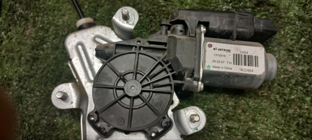 Стеклоподъемник Kia Rio 3 2017 седан