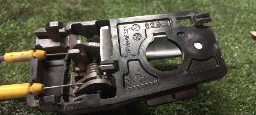 Замок двери Kia Rio 3 2017 седан