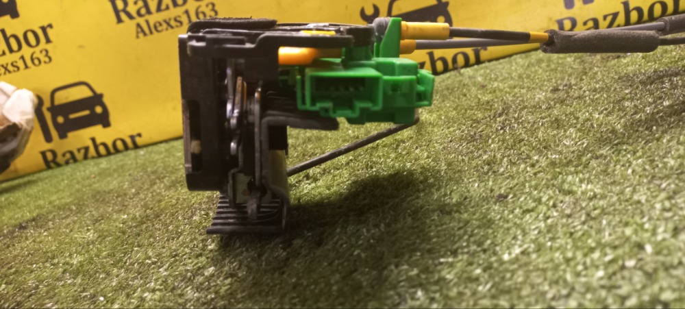 Замок двери Kia Rio 3 2017 седан