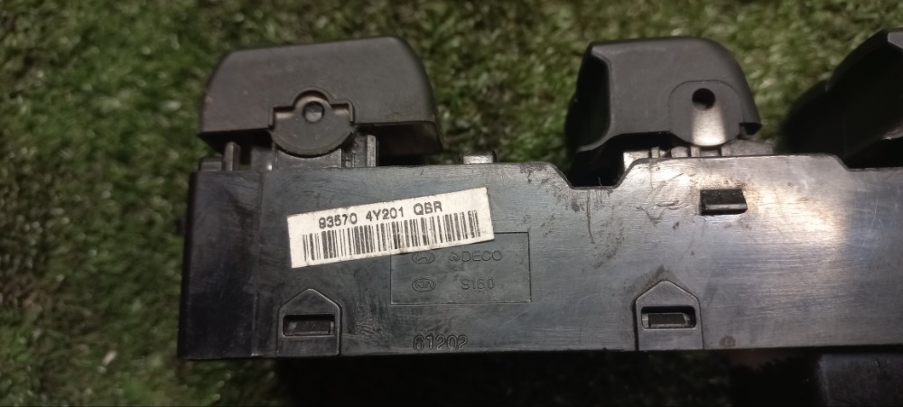 Блок управления стеклоподъемниками Kia Rio 3 2017 седан