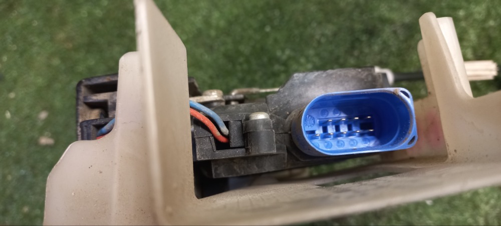 Замок двери Volkswagen Touareg 2007 1