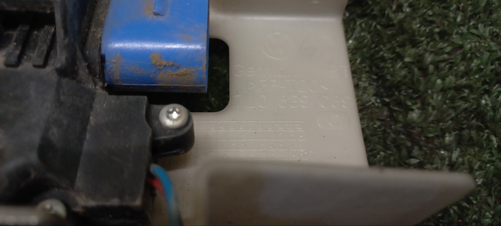 Замок двери Volkswagen Touareg 2007 1