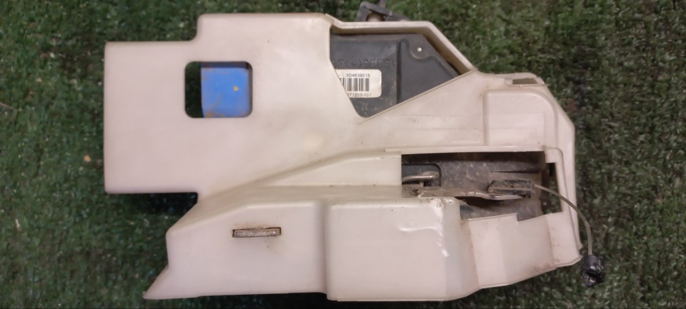 Замок двери Volkswagen Touareg 2007 1