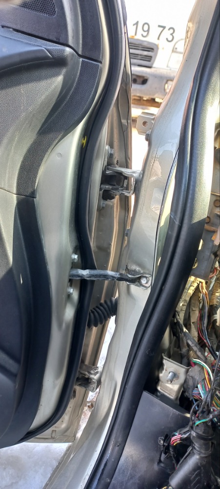 Передняя левая дверь Mitsubishi Lancer 2008 X