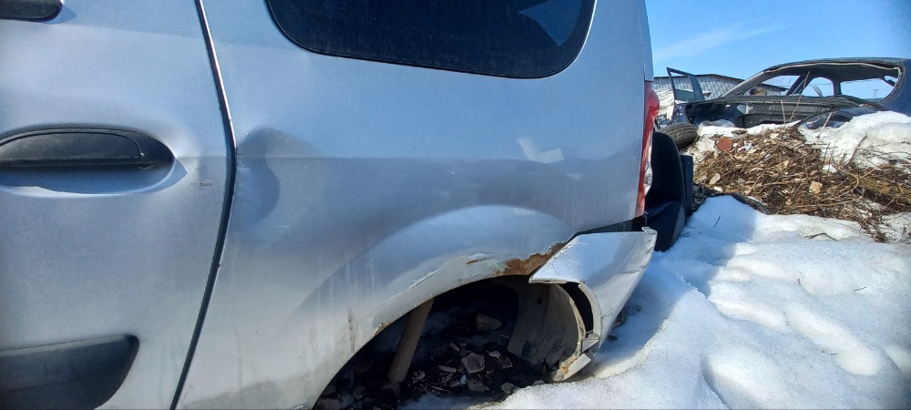 Крыло четверть lada largus 2013