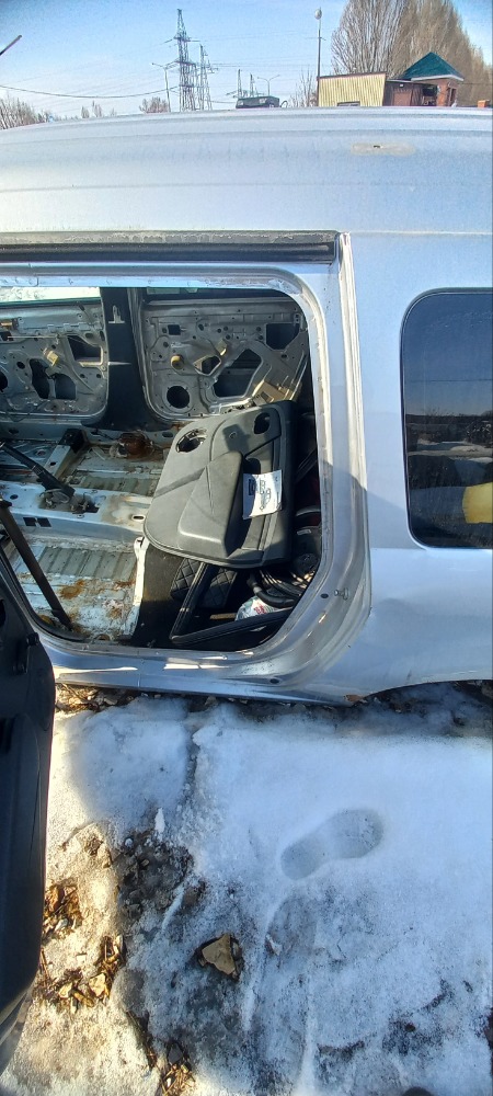 Крыло четверть lada largus 2013