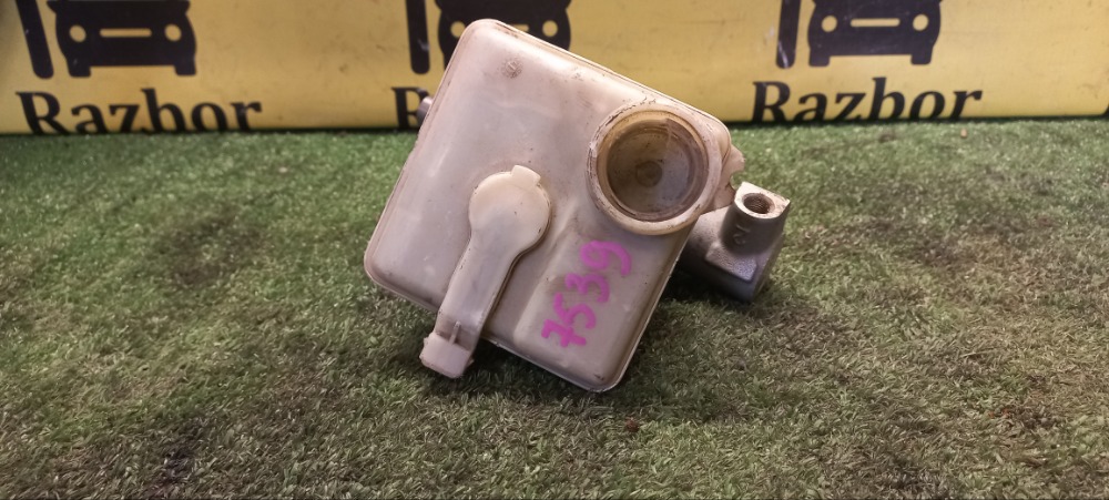 Главный тормозной цилиндр Volvo V70 2003 V70