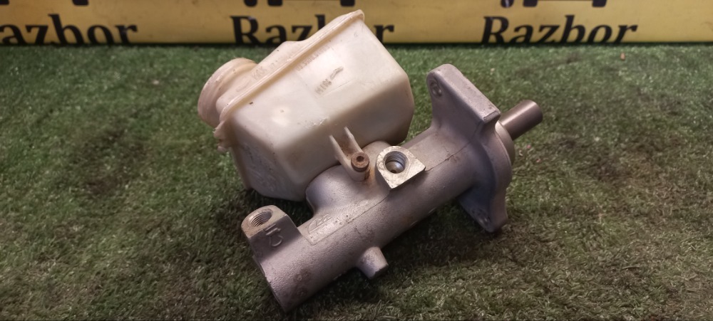 Главный тормозной цилиндр Volvo V70 2003 V70