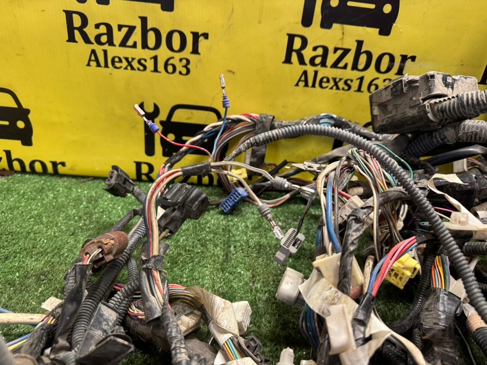 Подкапотная проводка Toyota Land Cruiser Prado 2011 150