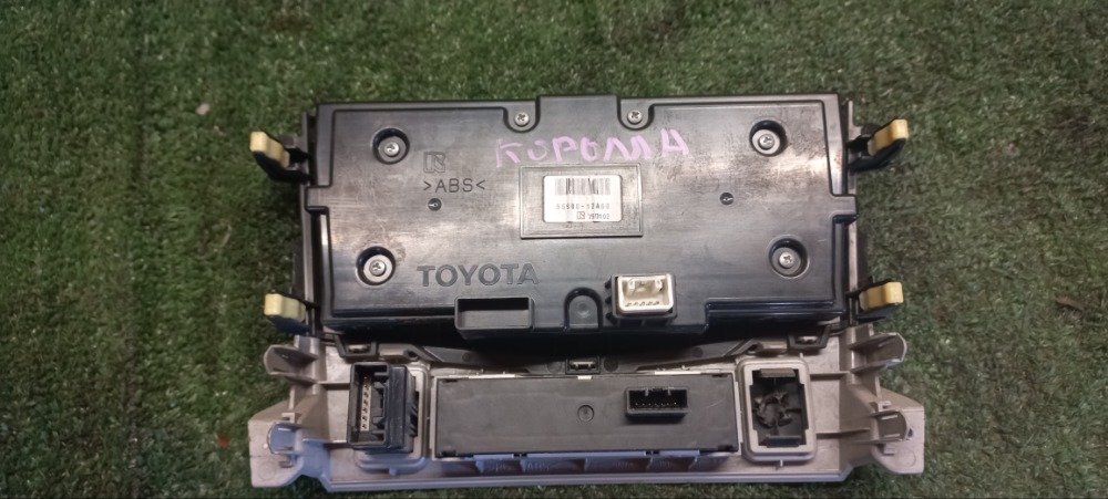 Блок управления климатом Toyota Corolla E150